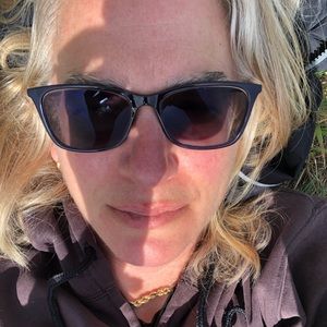 Meet your Posher, Laurie